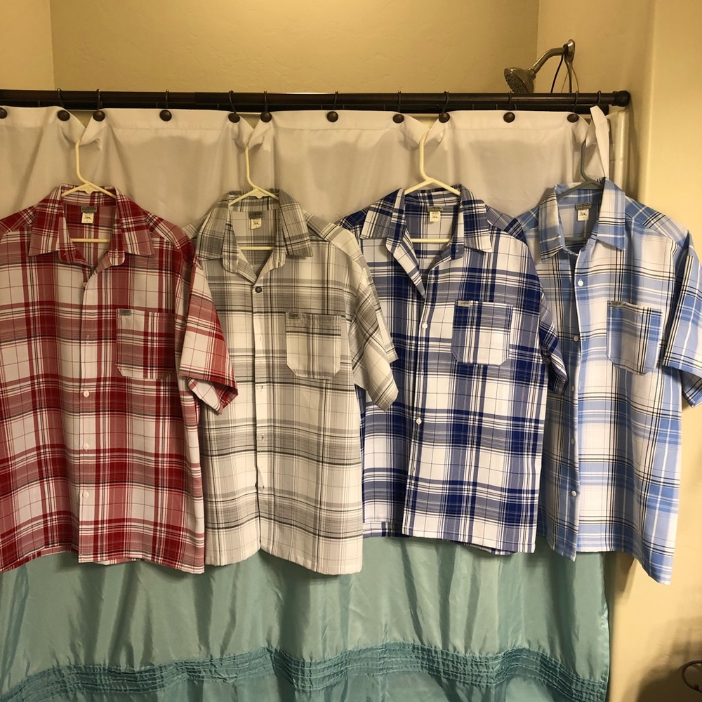 4 brand new w/o tags Size L men’s dress shirts